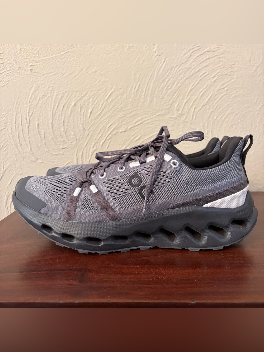 On Cloudsurfer Trail Shoes Womens 9 Wide Gray Running Hiking Sneakers CloudTec